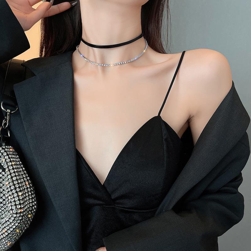 网红韩国简约设计黑色皮革双层闪钻项链女轻奢小众气质锁骨链性感