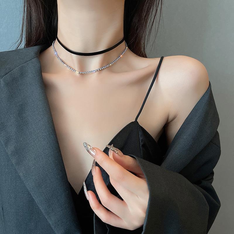 网红韩国简约设计黑色皮革双层闪钻项链女轻奢小众气质锁骨链性感